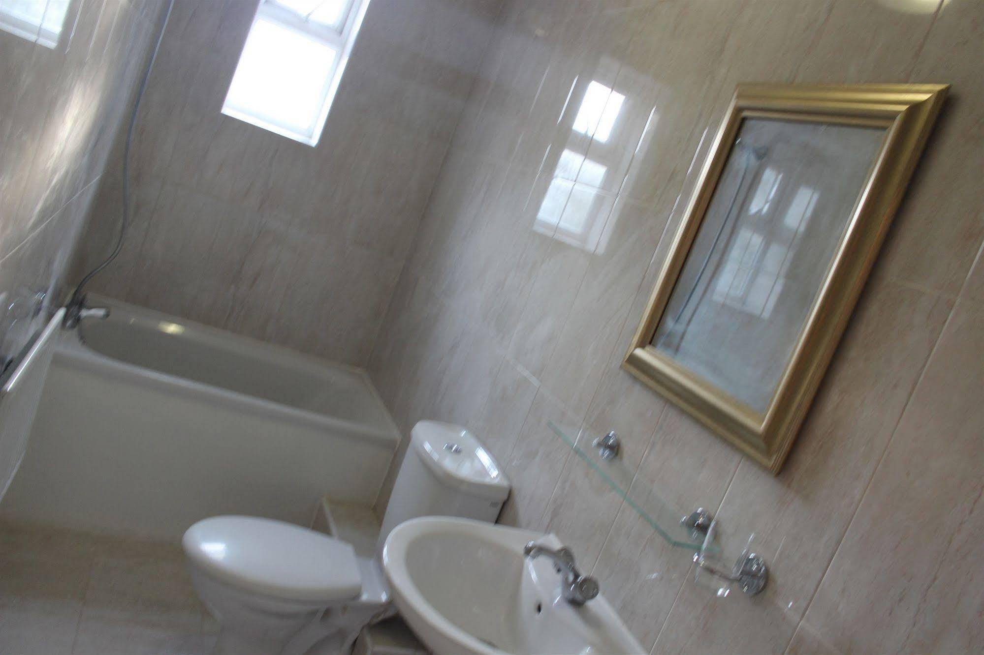 Avenue Inn Ilford Zewnętrze zdjęcie